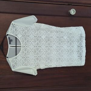 A Pea In The Pod White Crochet Sheer Maternity Blouse Size Medium